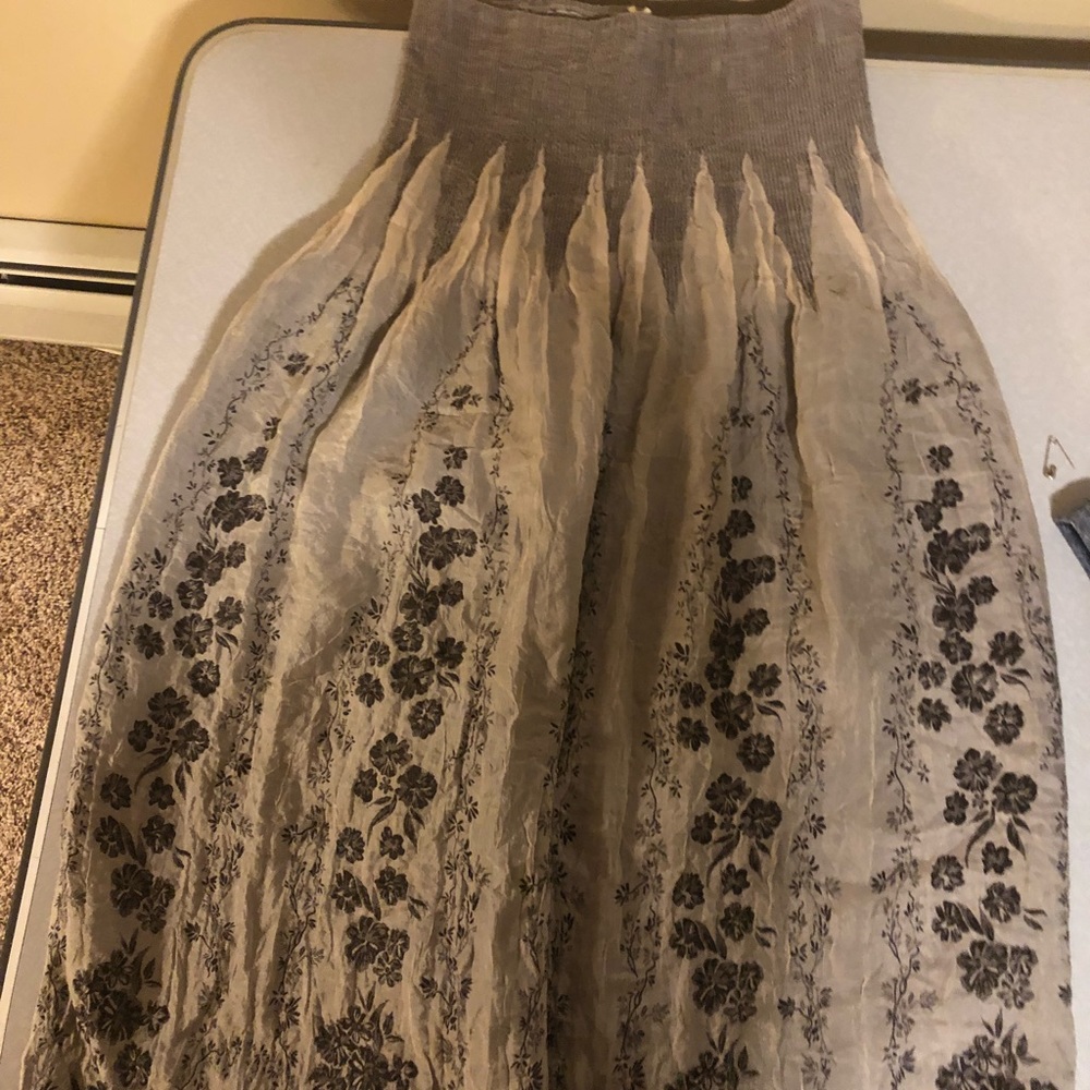 Super cute ultra feminine strapless dress/cover up